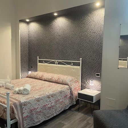 B&B Plebiscito Central Suite Nápoles Exterior foto